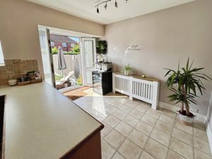 Kitchen diner- click for photo gallery